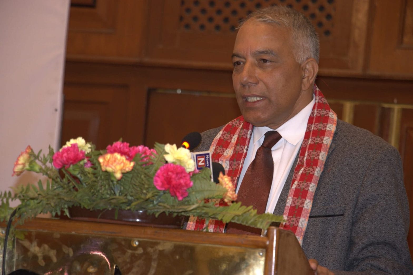 ‘विदेशी लगानीकर्ता पर्ख र हेरको अवस्थामा छन्’